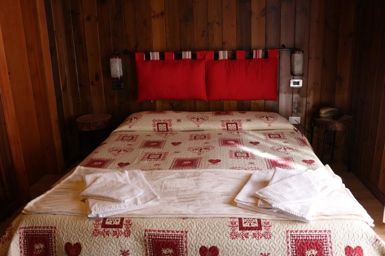 Hotel Vecchia America Folgarida Buitenkant foto